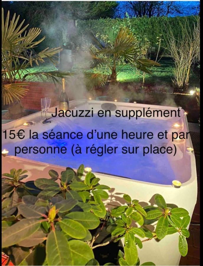 Apartamento Le Jacuzzi De Marie Tourcoing Exterior foto